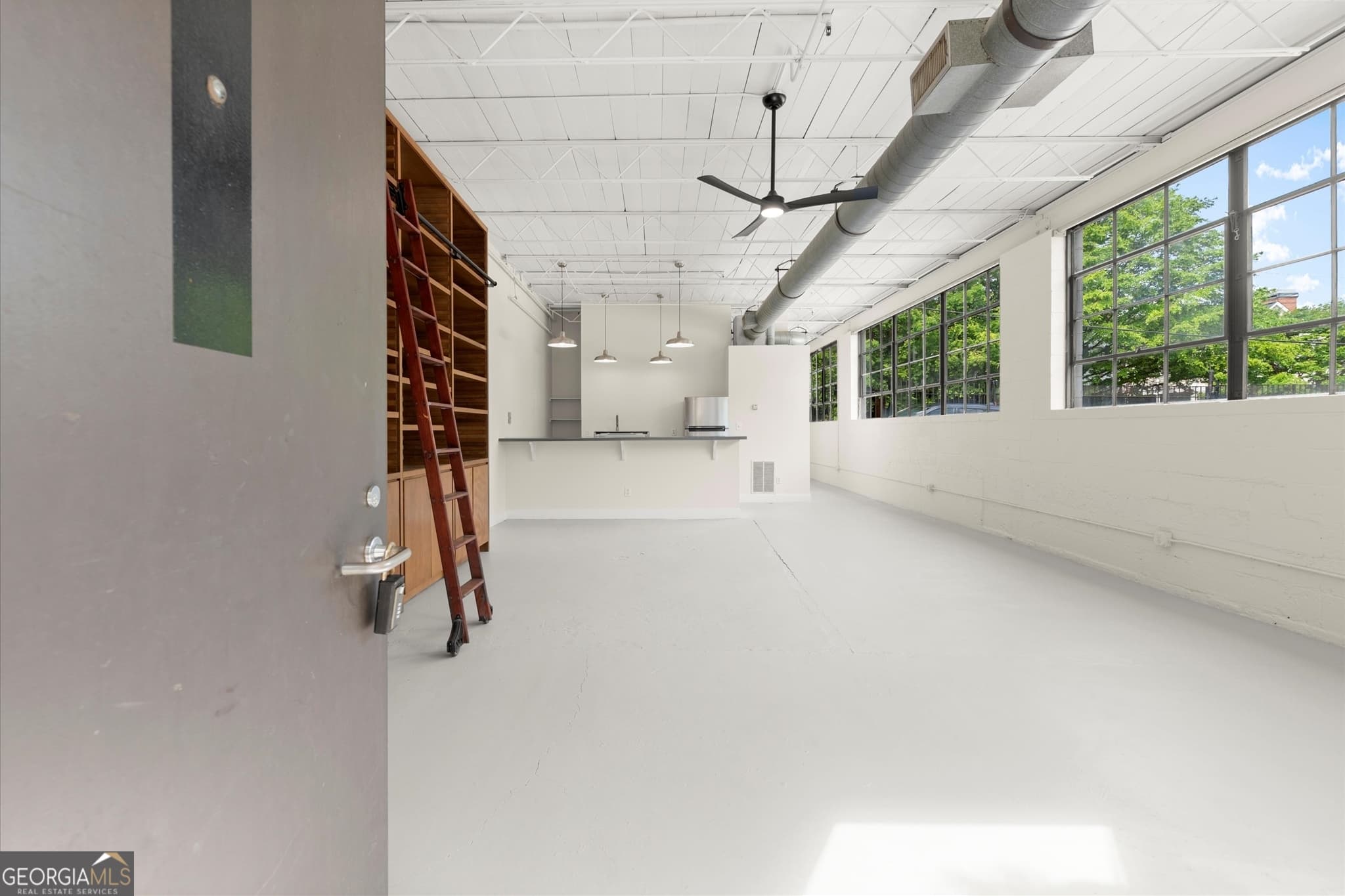 1 bedroom, 1 bathroom, 1,131 sq ft condominium for sale at 830 Dekalb Avenue 1, Atlanta, GA 30307 — photo 3