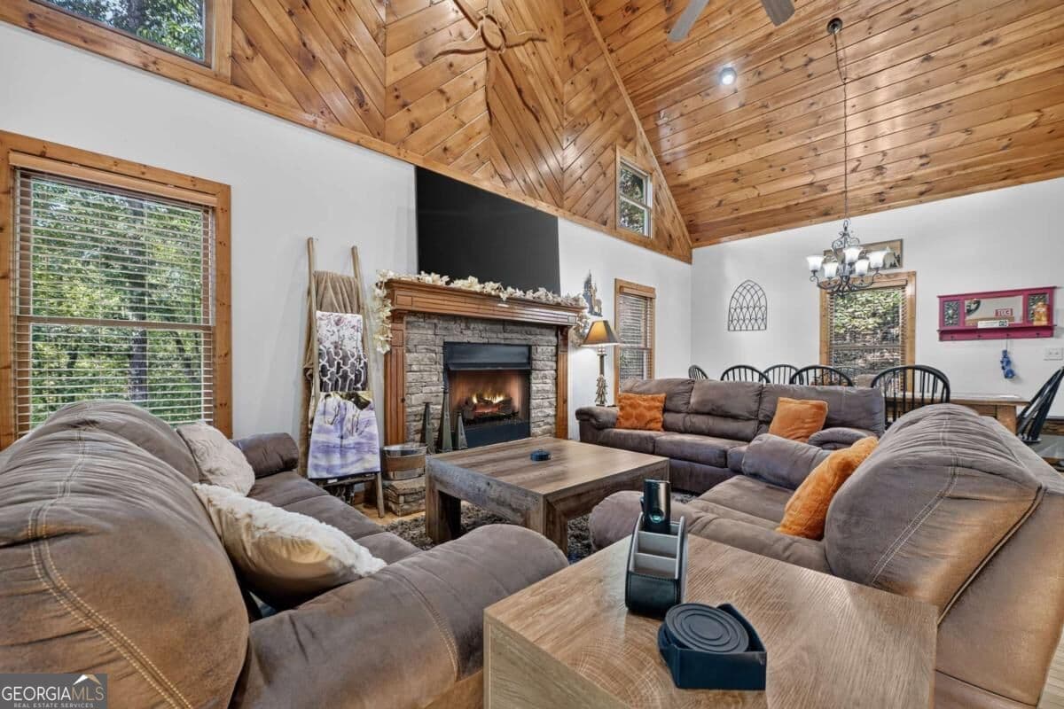 4 bedroom, 3 bathroom, 3,237 sq ft cabin,single family residence for sale at 1503 Garnet Drive, Ellijay, GA 30540 — photo 9