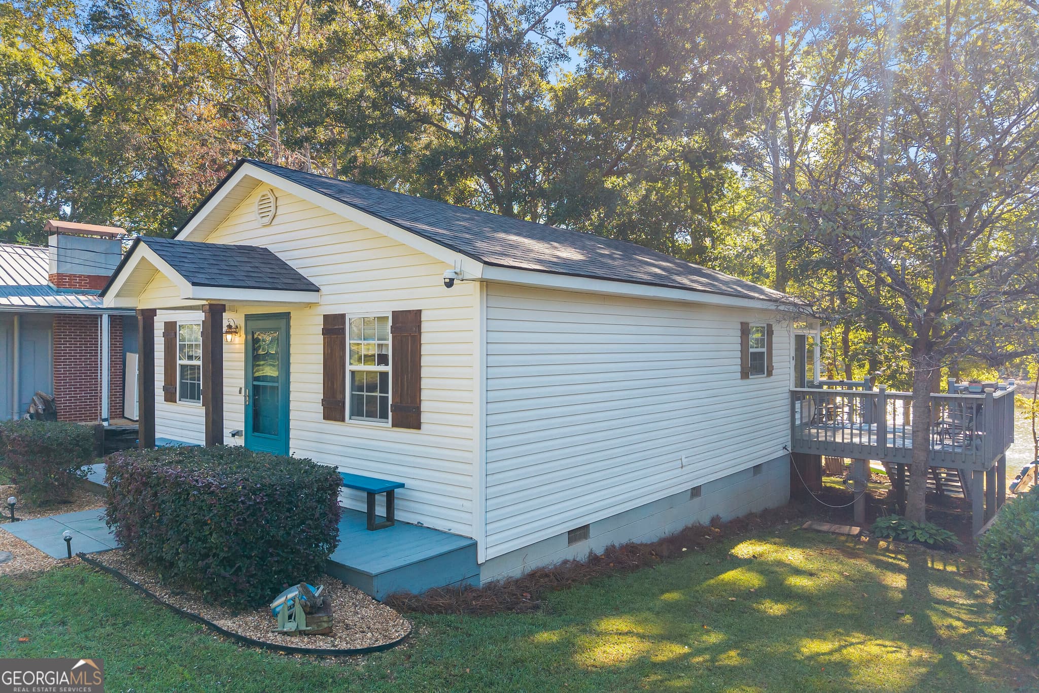 2 bedroom, 1 bathroom, 912 sq ft single family residence for sale at 334 S Century Drive, Martin, GA 30557