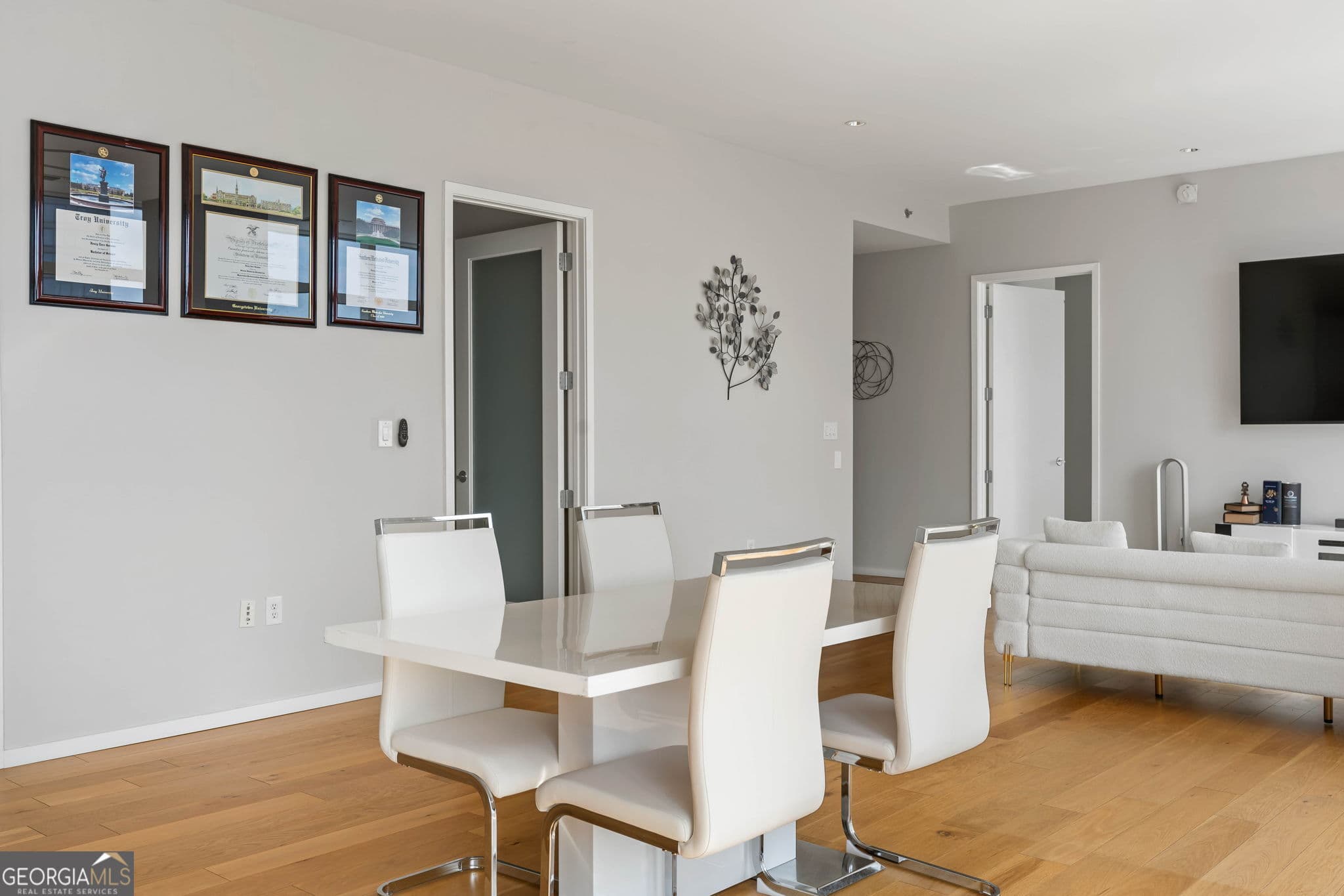 2 bedroom, 2.5 bathroom, 1,774 sq ft condominium for sale at 45 Ivan Allen Jr Boulevard 2501, Atlanta, GA 30308 — photo 7