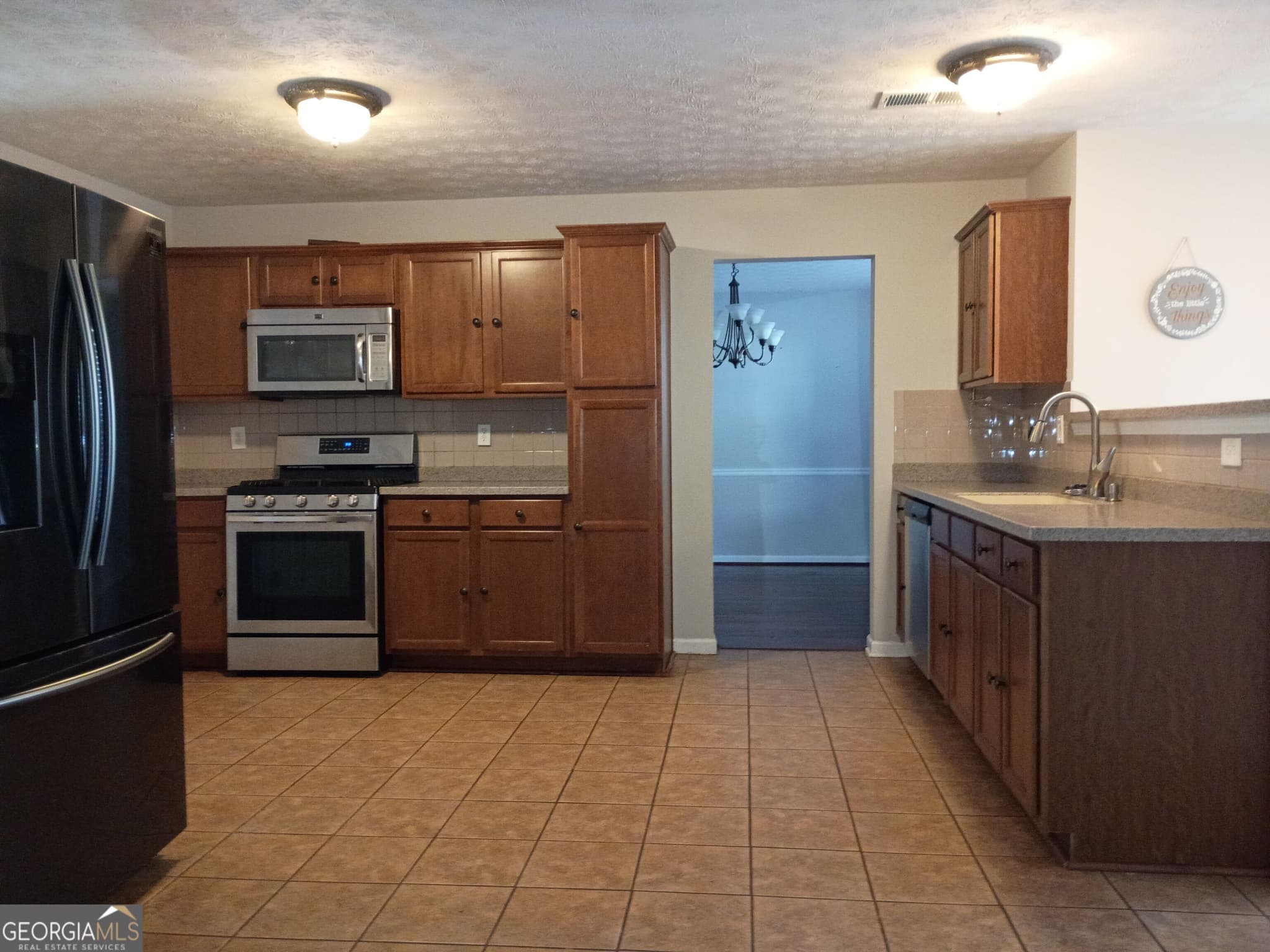 4 bedroom, 2.5 bathroom, 2,650 sq ft single family residence for rent at 295 Vaness Drive, Mcdonough, GA 30253 for $2,400 a month — photo 6