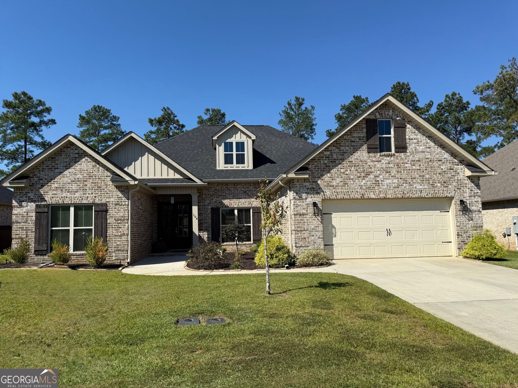 4 bedroom, 3 bathroom, 2,400 sq ft single family residence for sale at 104 Gracetree Way, Kathleen, GA 31047