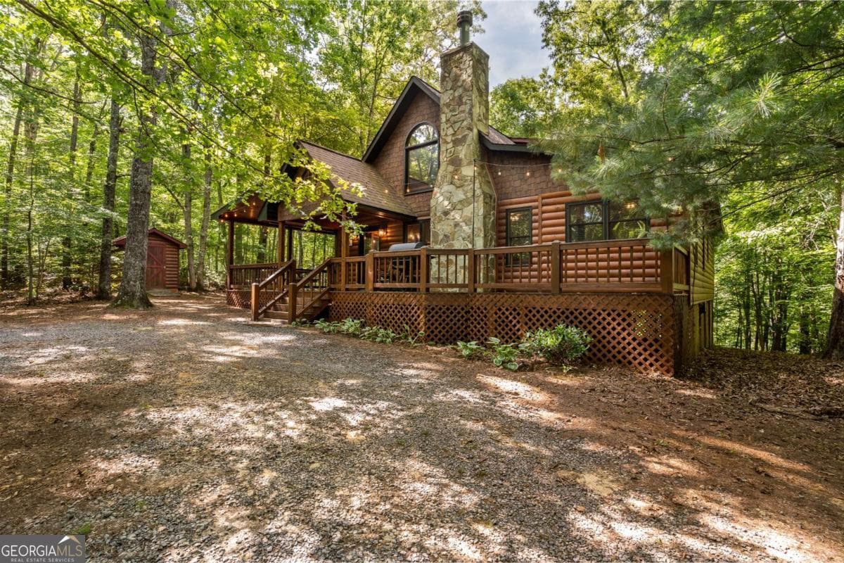 3 bedroom, 3 bathroom, 1,656 sq ft cabin,single family residence for sale at 162 Little Falls Drive, Mineral Bluff, GA 30559 — photo 2