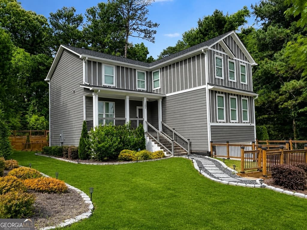 4 bedroom, 2 bathroom, 3,322 sq ft single family residence for sale at 655 Transit Circle, Atlanta, GA 30349 — photo 5