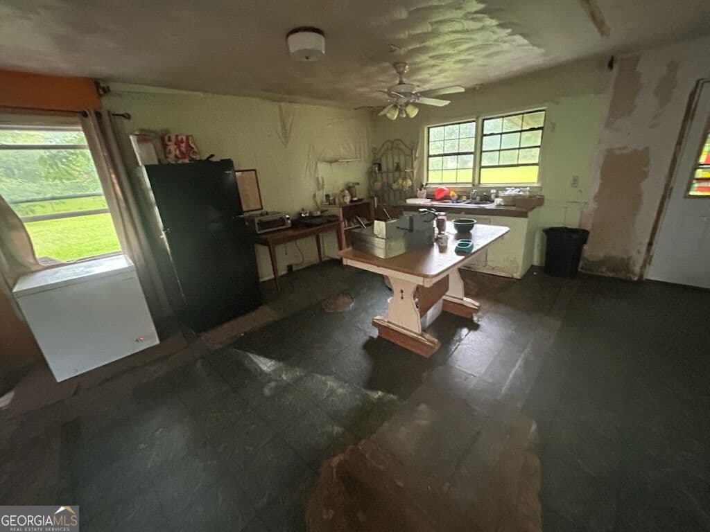 5 bedroom, 2 bathroom, 2,429 sq ft single family residence for sale at 990 S Main Street, Blakely, GA 39823 — photo 7