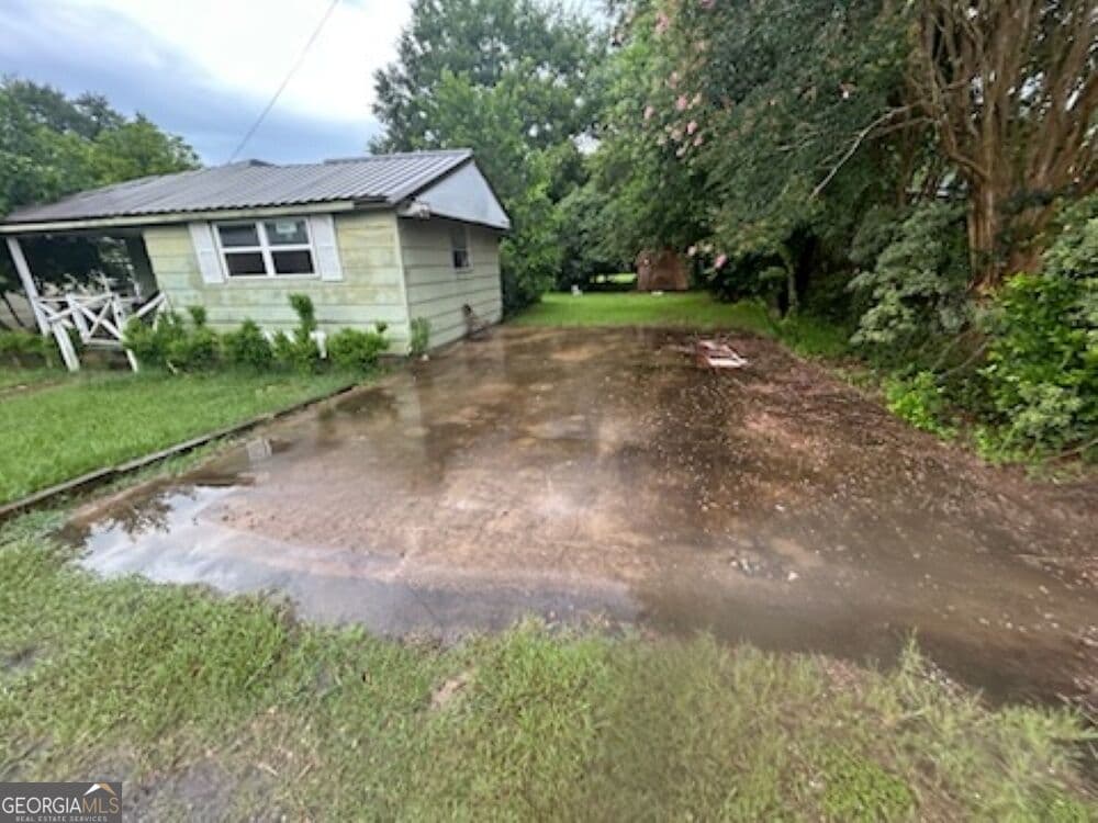 5 bedroom, 2 bathroom, 2,429 sq ft single family residence for sale at 990 S Main Street, Blakely, GA 39823 — photo 3