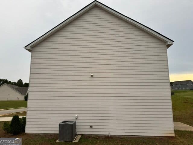 4 bedroom, 2.5 bathroom, 2,191 sq ft single family residence for sale at 1156 Bodega Loop, Locust Grove, GA 30248 — photo 4