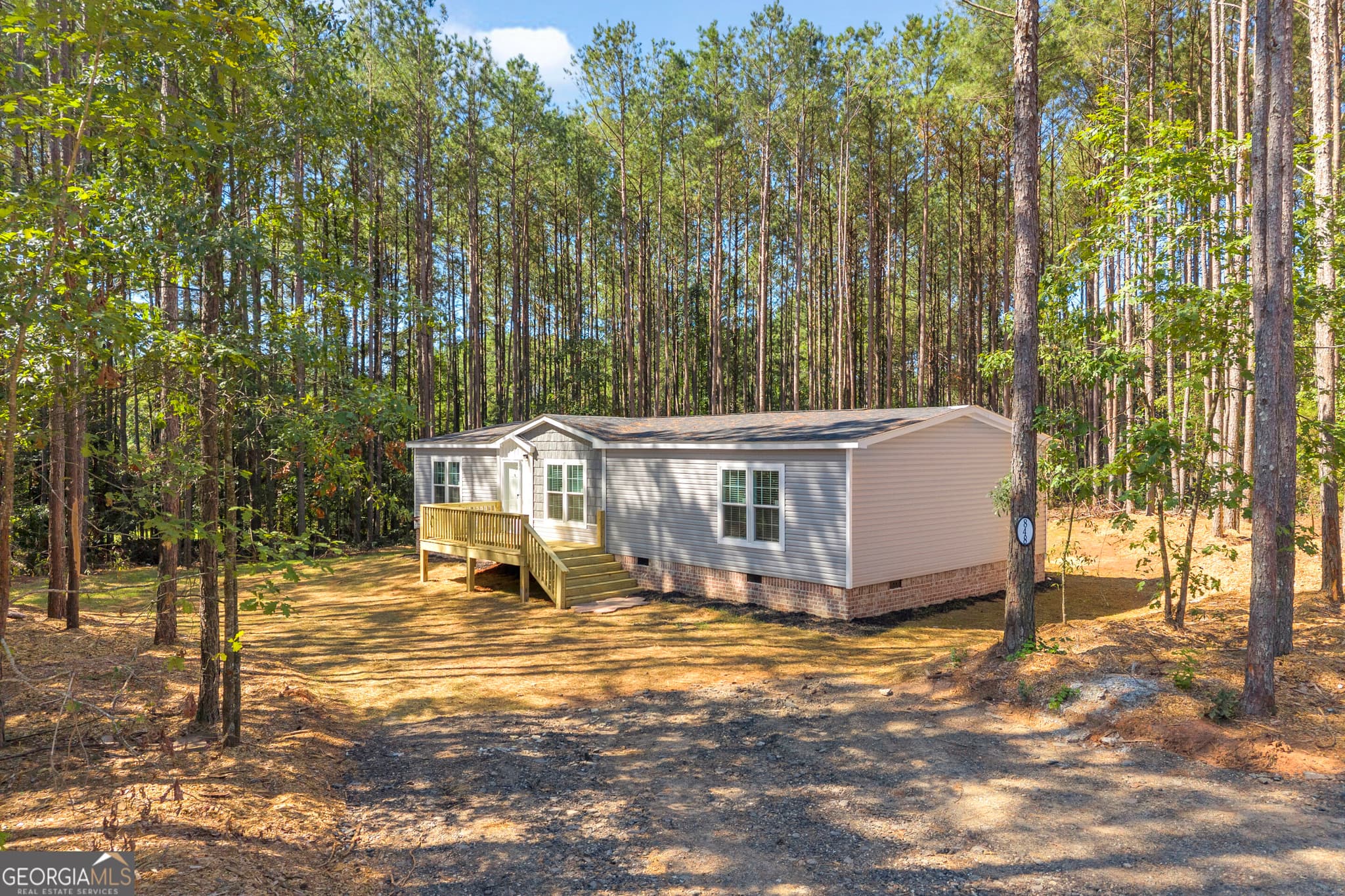 3 bedroom, 2 bathroom, 1,456 sq ft single family residence under contract at 848 Swilling Road, Martin, GA 30557 — photo 2