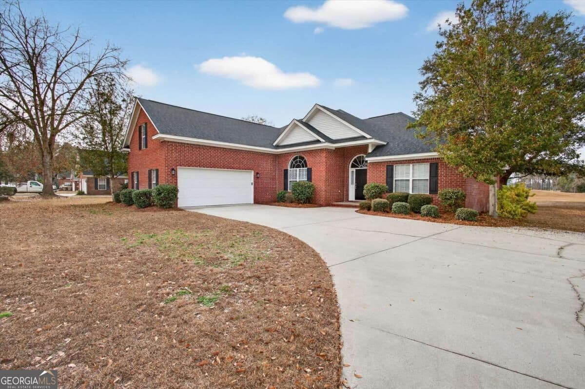3 bedroom, 3 bathroom, 2,441 sq ft single family residence for sale at 58 Lansing Drive, Ellabell, GA 31308 — photo 4
