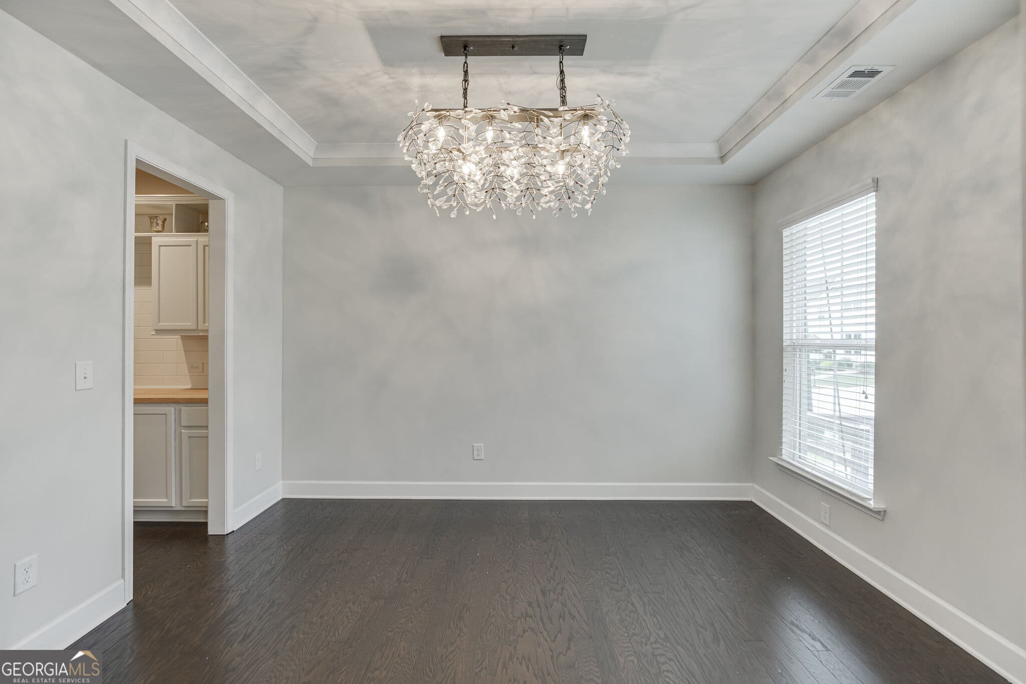 4 bedroom, 2.5 bathroom, 2,968 sq ft single family residence for sale at 5922 Ash Hill Place, Hoschton, GA 30548 — photo 8