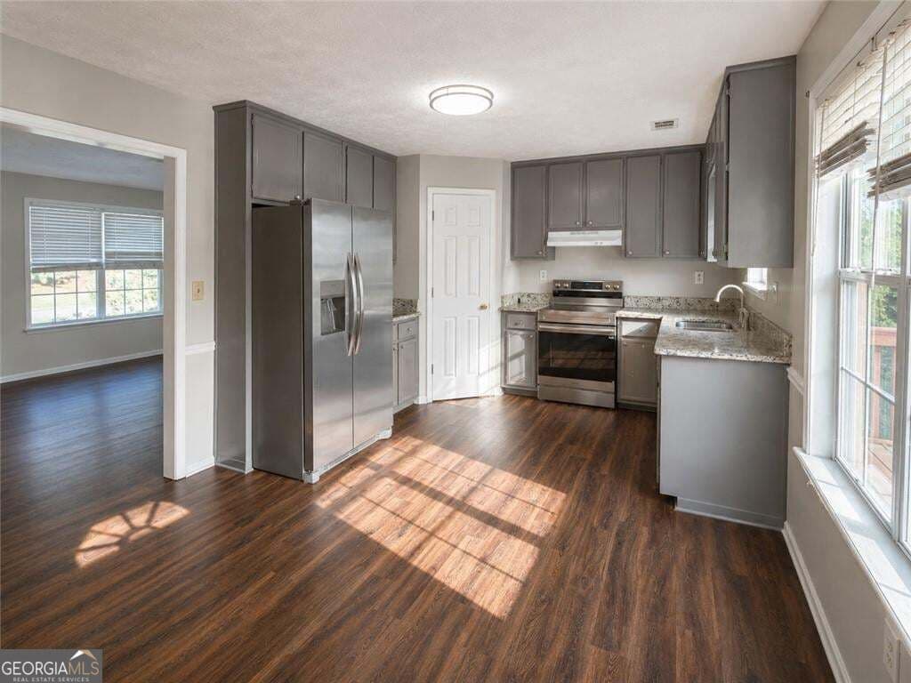 5 bedroom, 3 bathroom, 3,658 sq ft single family residence for rent at 2657 Amberly Glen Drive, Dacula, GA 30019 for $2,500 a month — photo 3