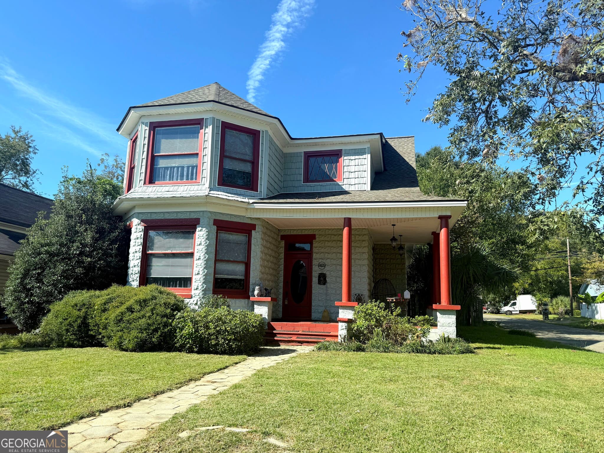 4 bedroom, 2 bathroom, 2,286 sq ft single family residence for sale at 601 W Central Avenue, Fitzgerald, GA 31750 — photo 1 of 35