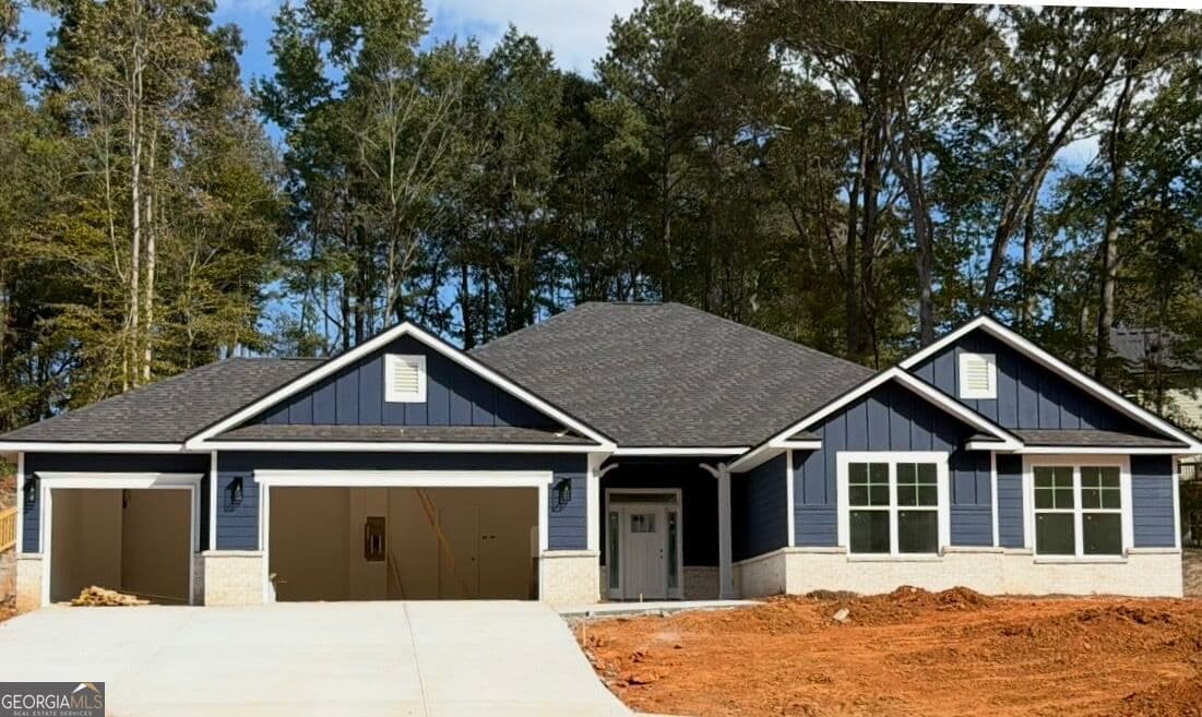 4 bedroom, 2.5 bathroom, 2,700 sq ft single family residence for sale at 383 Blackberry Court, Pendergrass, GA 30567 — photo 1 of 21