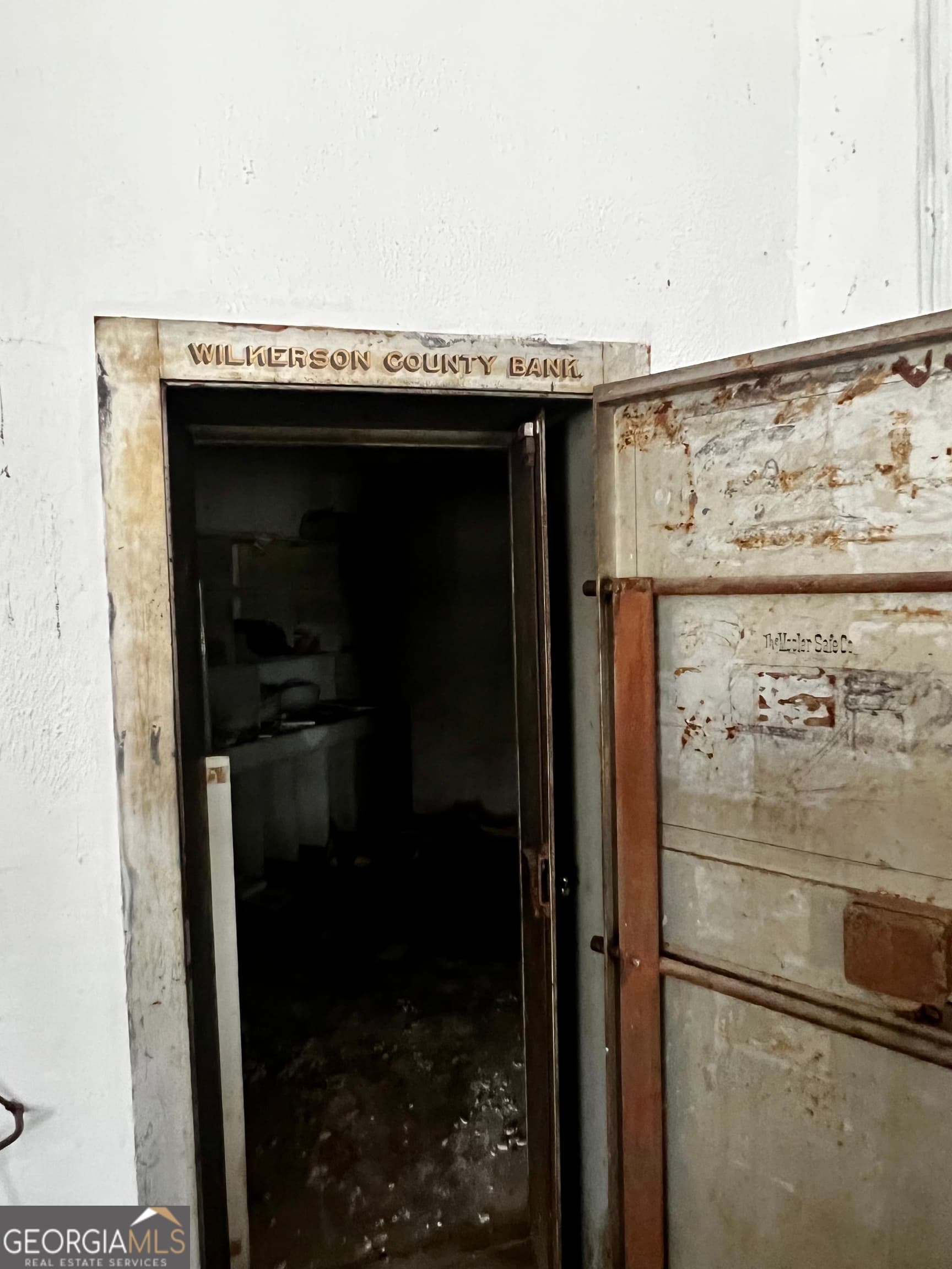 1 bedroom, 2 bathroom, 8,500 sq ft mixed use for sale at 140 Montgomery Street, Toomsboro, GA 31090 — photo 9