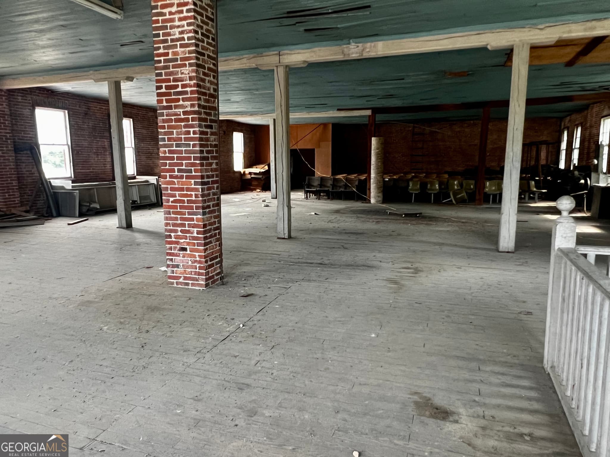 1 bedroom, 2 bathroom, 8,500 sq ft mixed use for sale at 140 Montgomery Street, Toomsboro, GA 31090 — photo 10