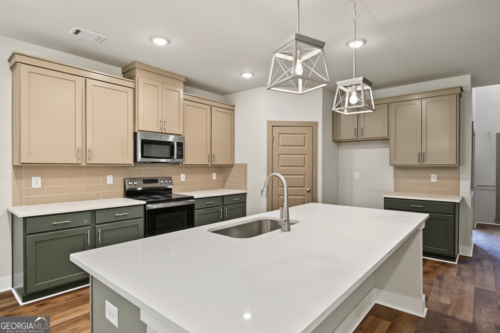 5 bedroom, 3 bathroom, 2,889 sq ft single family residence for sale at 3101 Kentmere Way, Lawrenceville, GA 30044 — photo 7