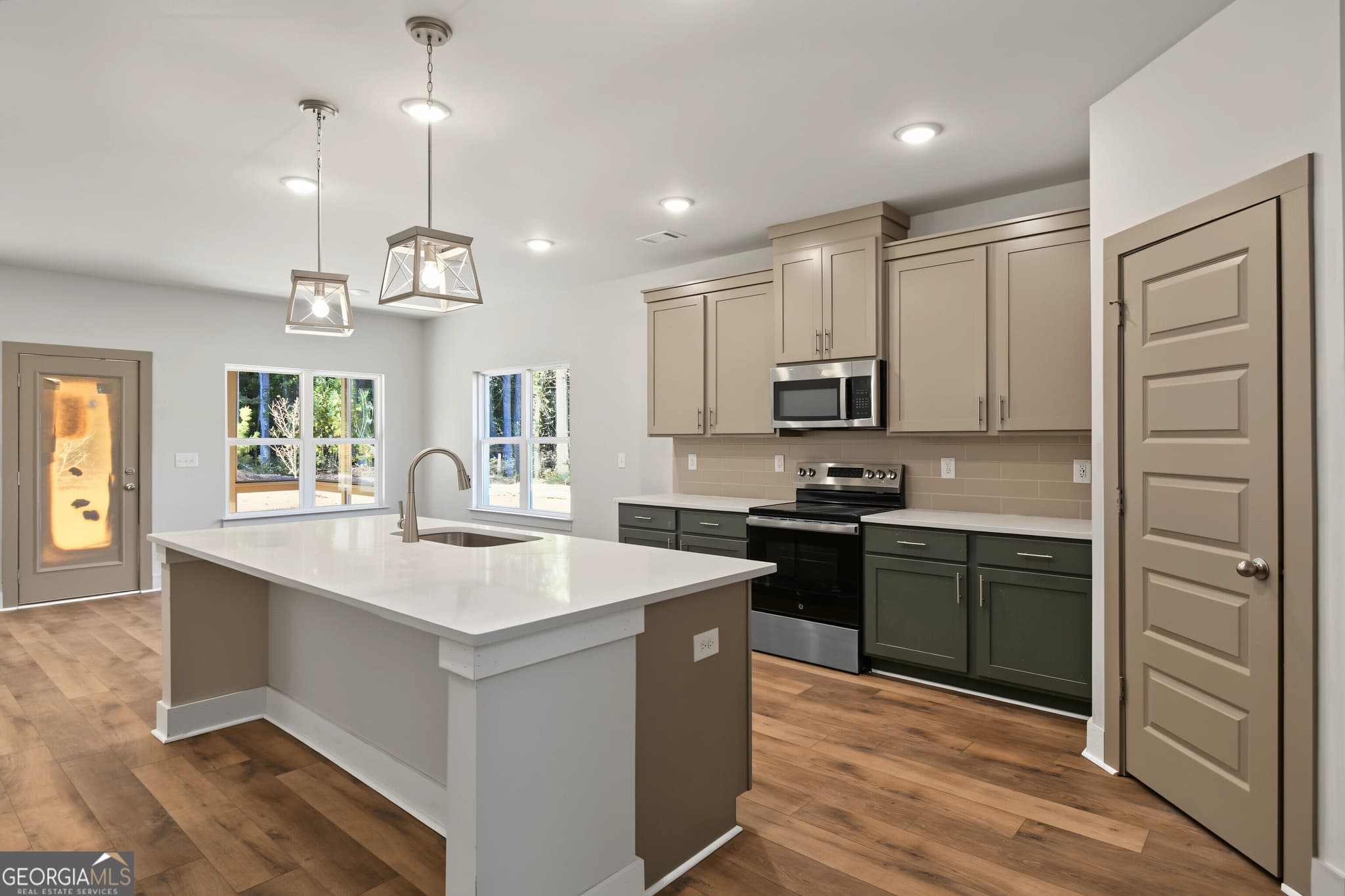 5 bedroom, 3 bathroom, 2,889 sq ft single family residence for sale at 3101 Kentmere Way, Lawrenceville, GA 30044 — photo 9