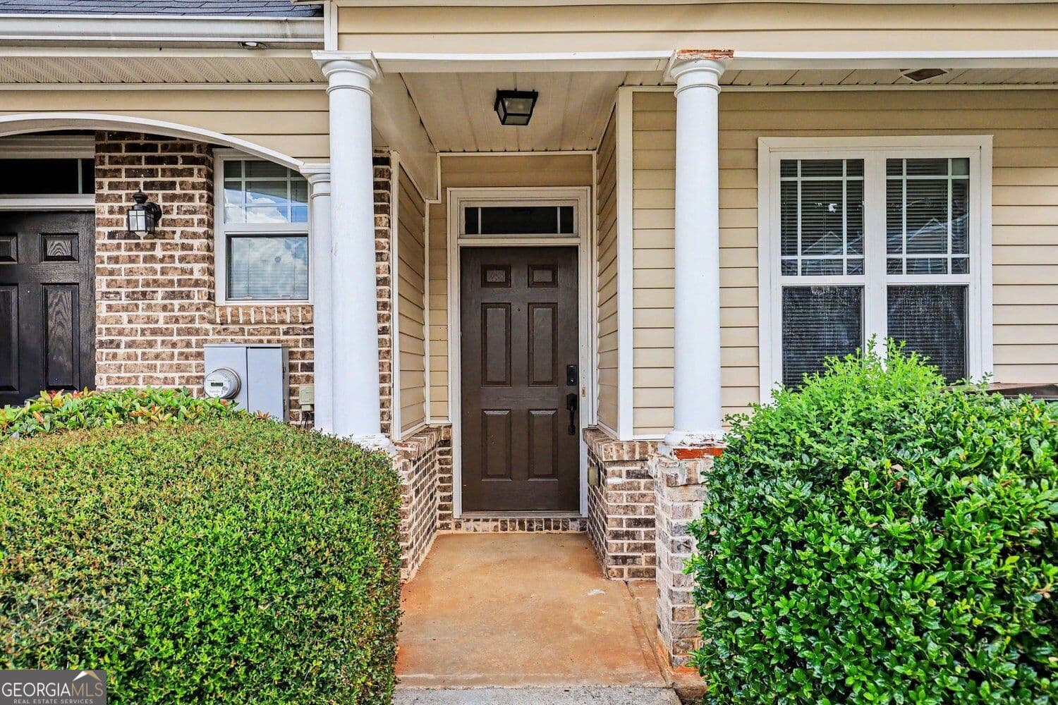 3 bedroom, 2.5 bathroom, 1,348 sq ft townhouse for sale at 6404 Ellenwood Drive, Rex, GA 30273 — photo 4