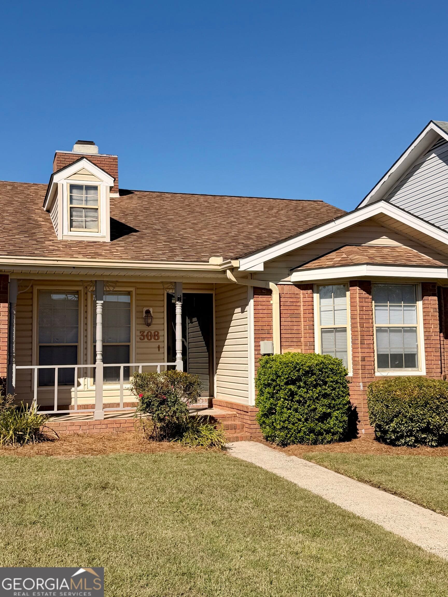 2 bedroom, 2 bathroom, 1,239 sq ft townhouse for rent at 308 Williamsburg Avenue, Warner Robins, GA 31088 for $1,800 a month — photo 1 of 13