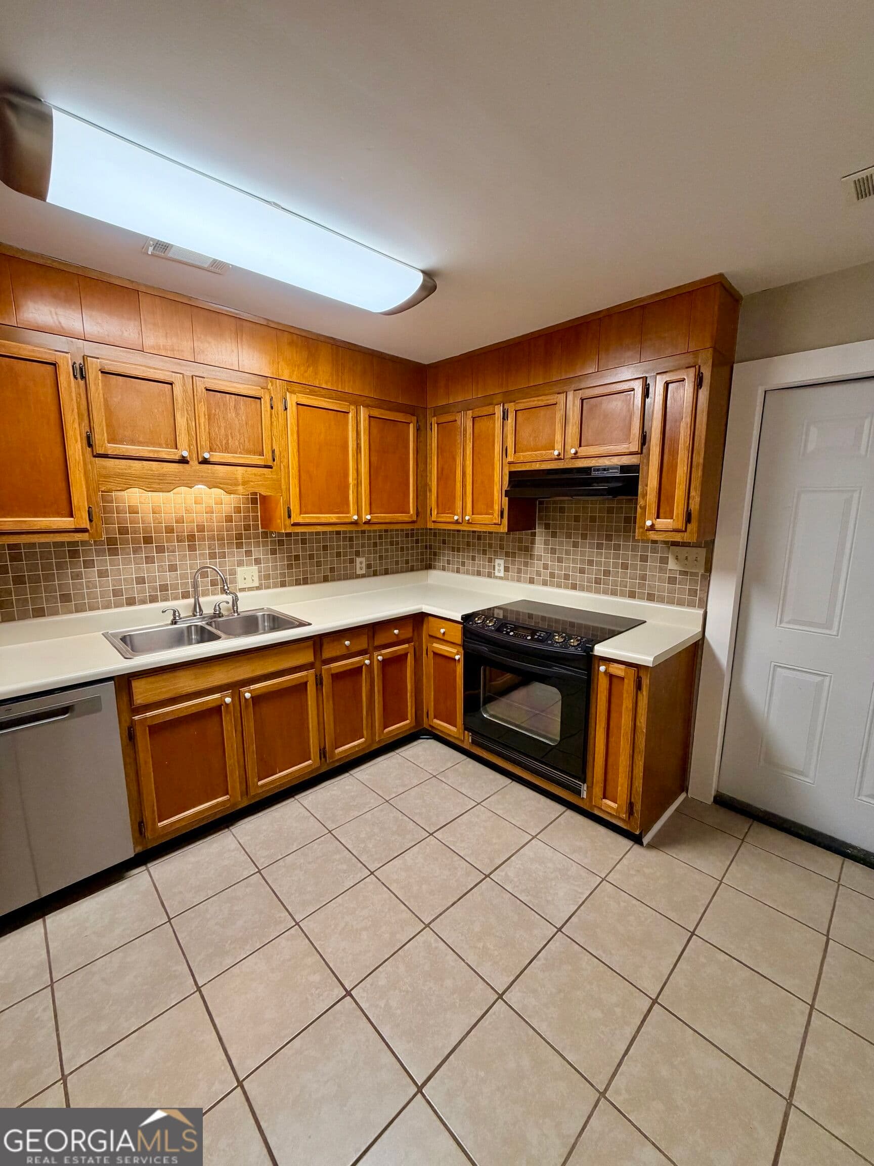 2 bedroom, 2 bathroom, 1,239 sq ft townhouse for rent at 308 Williamsburg Avenue, Warner Robins, GA 31088 for $1,800 a month — photo 8
