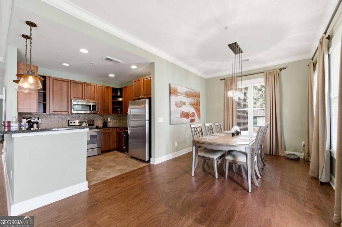 3 bedroom, 2 bathroom, 1,754 sq ft condominium for sale at 117 S Bay Road 402, Eatonton, GA 31024 — photo 4