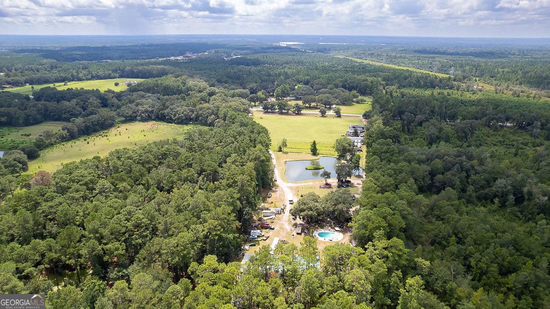 4 bedroom, 2 bathroom, 2,455 sq ft single family residence for sale at 2301 Us Highway 80, Bloomingdale, GA 31302 — photo 9