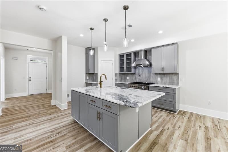 5 bedroom, 2.5 bathroom, 2,640 sq ft single family residence for sale at 5851 Canterbury Way, Clermont, GA 30527 — photo 3