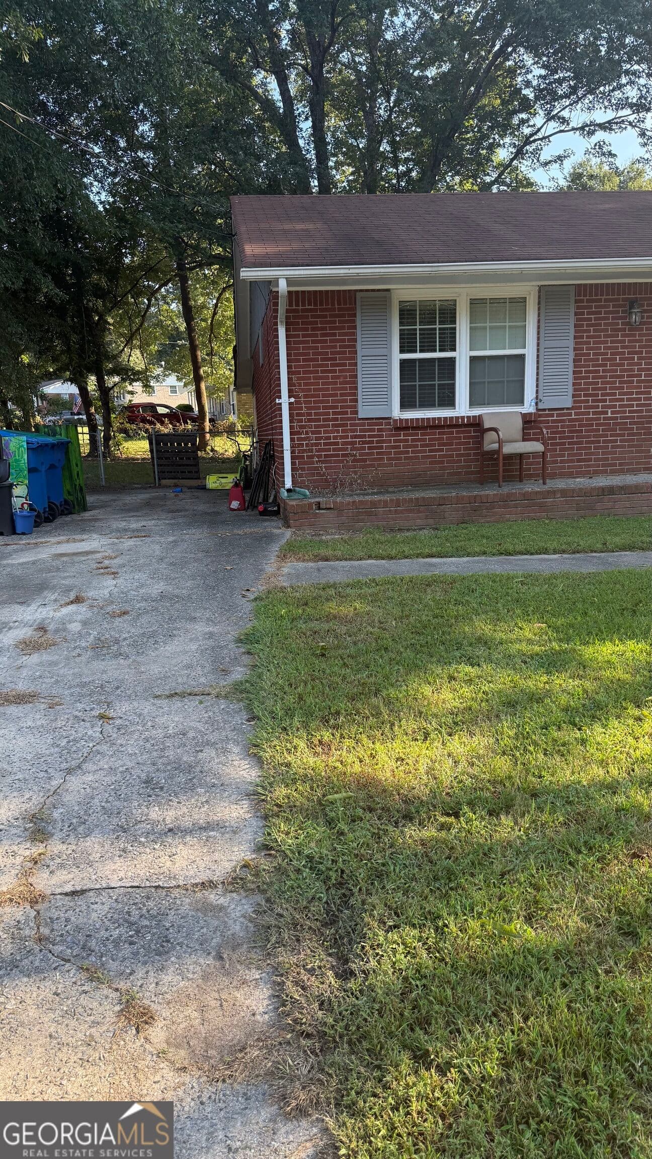 3 bedroom, 1 bathroom, 1,100 sq ft single family residence for sale at 2840 Carriage Lane, South Fulton, GA 30349 — photo 2