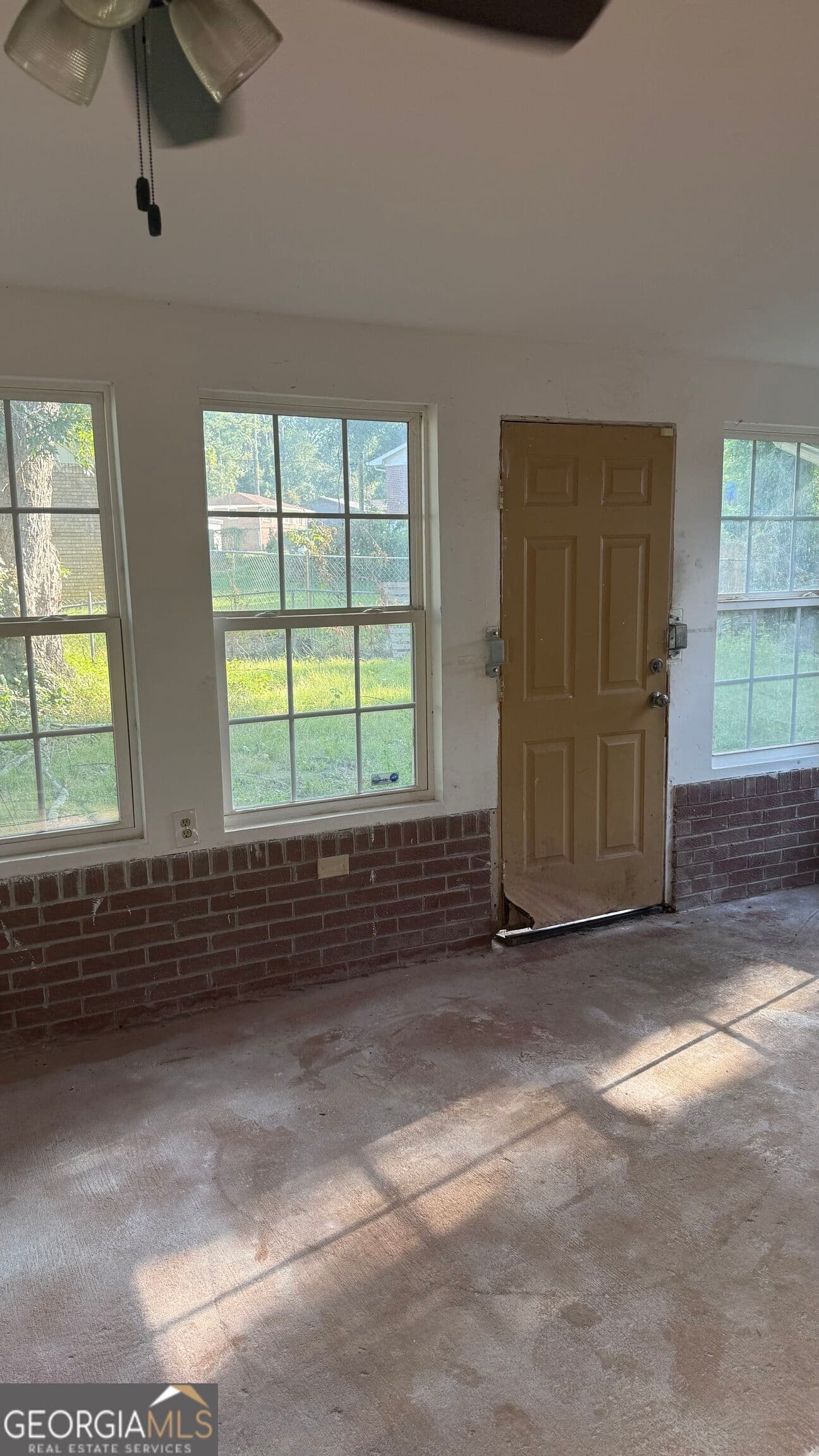 3 bedroom, 1 bathroom, 1,100 sq ft single family residence for sale at 2840 Carriage Lane, South Fulton, GA 30349 — photo 4