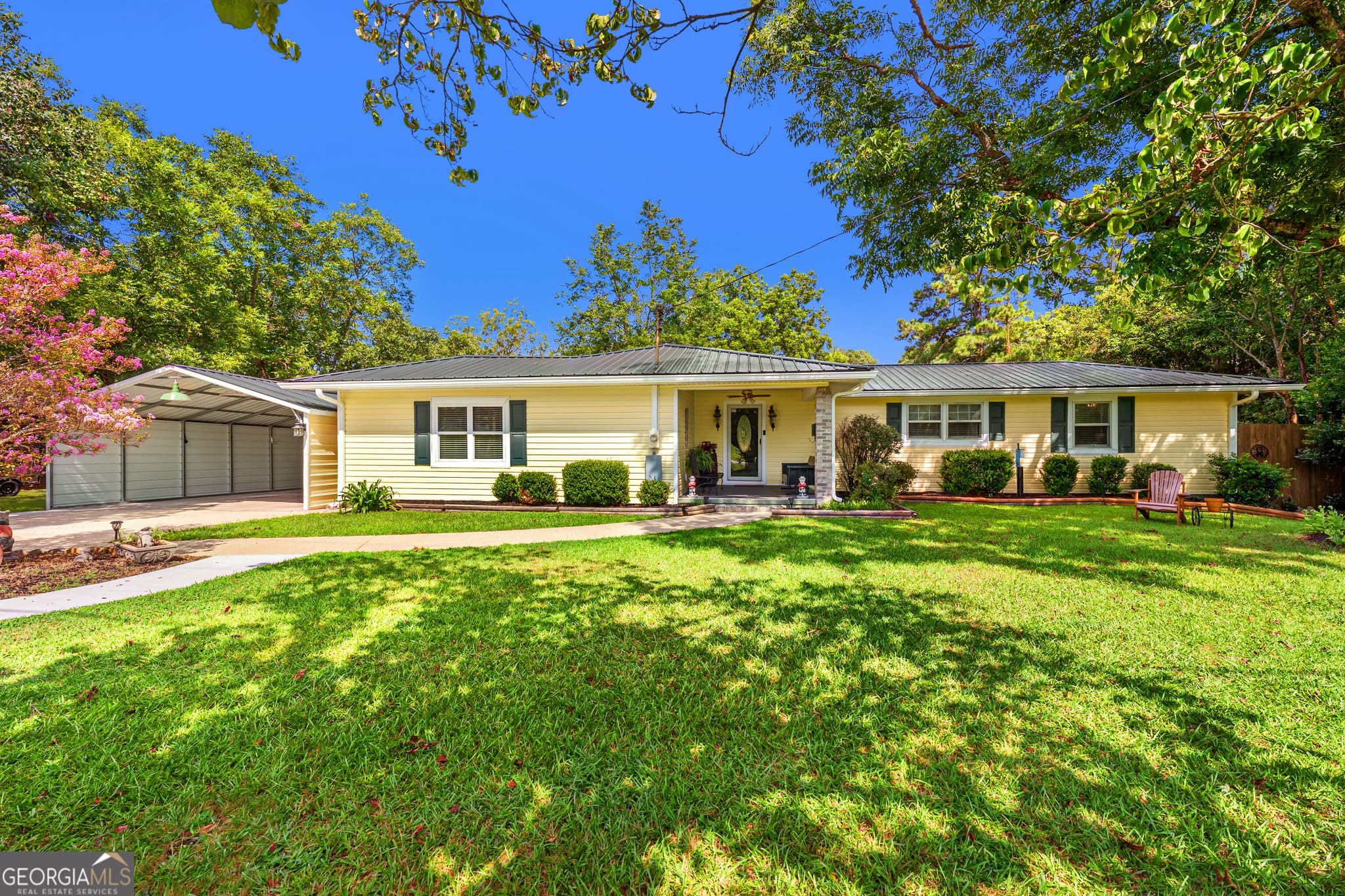 3 bedroom, 2 bathroom, 1,240 sq ft single family residence for sale at 89 Gloria Street, Hartwell, GA 30643