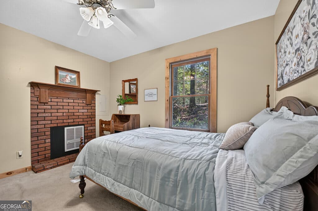 3 bedroom, 2 bathroom, 960 sq ft cabin,single family residence for sale at 5 Tanglewood Lane, Blue Ridge, GA 30513 — photo 6