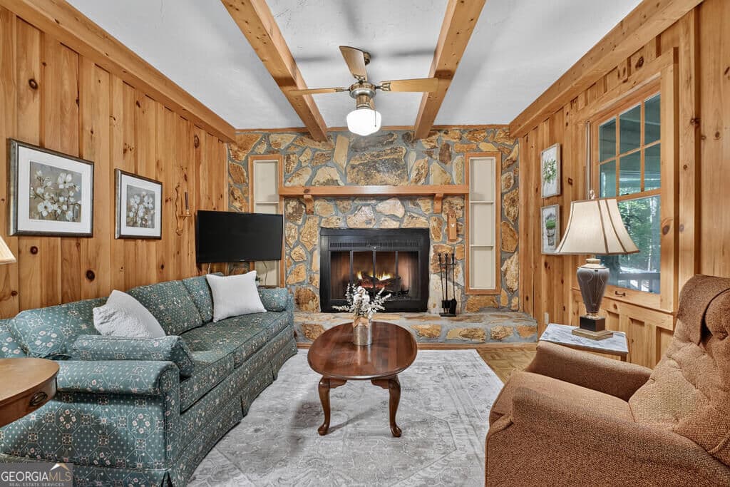 3 bedroom, 2 bathroom, 960 sq ft cabin,single family residence for sale at 5 Tanglewood Lane, Blue Ridge, GA 30513 — photo 3