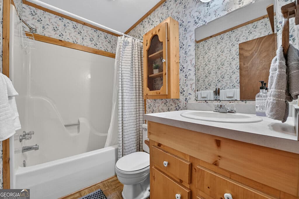 3 bedroom, 2 bathroom, 960 sq ft cabin,single family residence for sale at 5 Tanglewood Lane, Blue Ridge, GA 30513 — photo 8