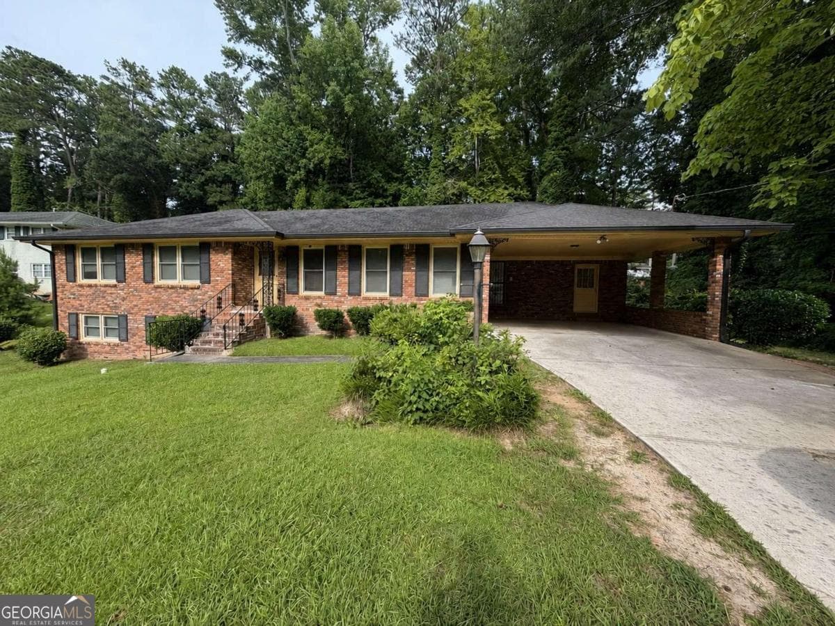 3 bedroom, 2 bathroom single family residence for rent at 412 Fielding Lane, Atlanta, GA 30311 for $2,095 a month — photo 1 of 1