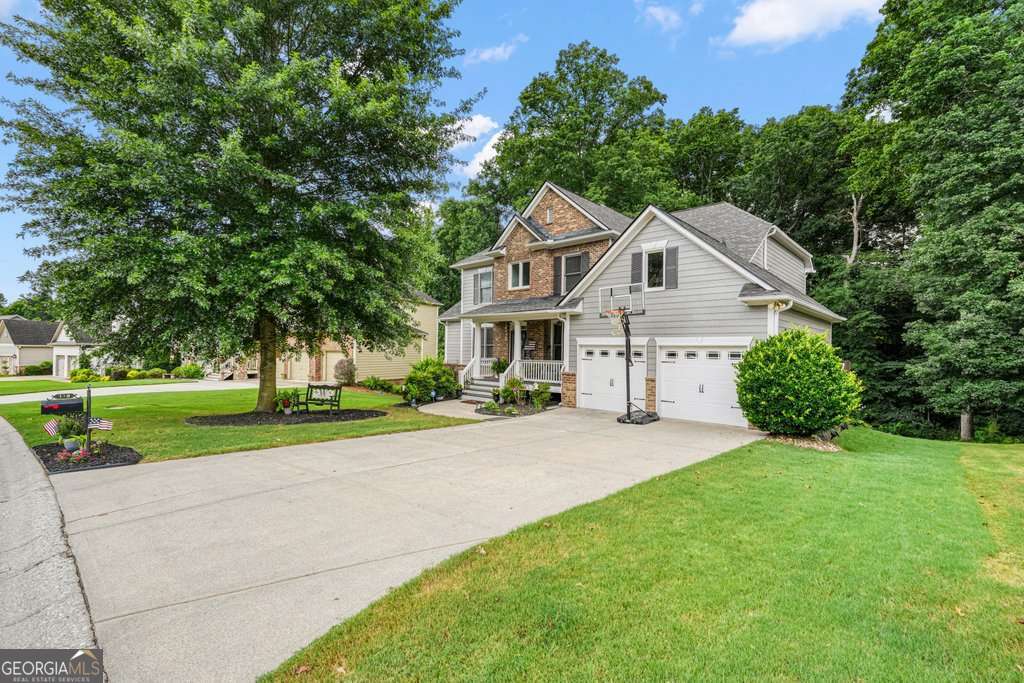 5 bedroom, 3.5 bathroom, 3,653 sq ft single family residence for sale at 130 Newcastle Walk, Woodstock, GA 30188 — photo 2