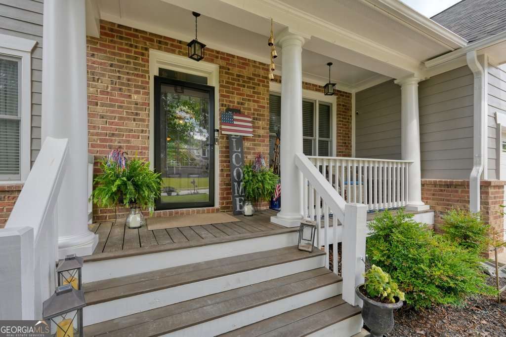 5 bedroom, 3.5 bathroom, 3,653 sq ft single family residence for sale at 130 Newcastle Walk, Woodstock, GA 30188 — photo 3