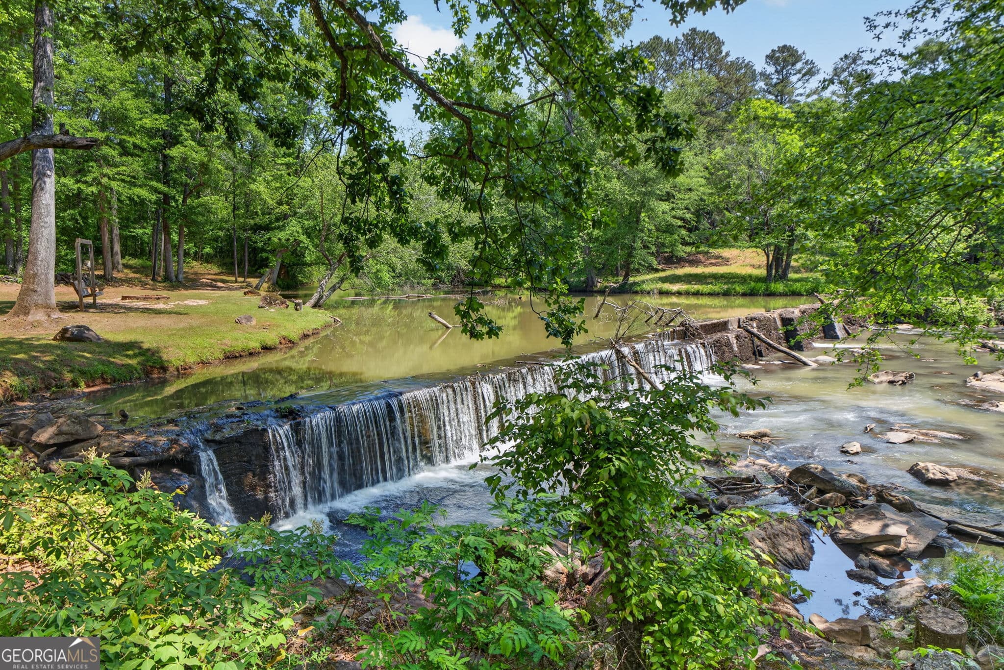 5 bedroom, 3 bathroom, 3,172 sq ft single family residence for sale at 1697 Millers Mill Road, Stockbridge, GA 30281 — photo 2