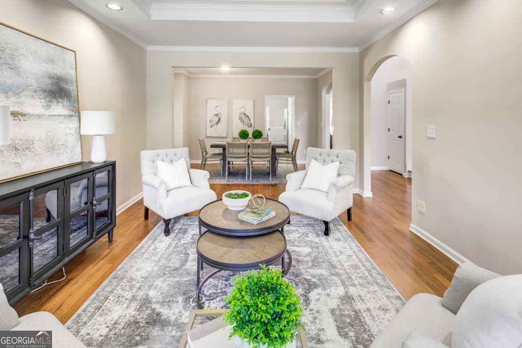 4 bedroom, 3.5 bathroom, 4,000 sq ft single family residence for sale at 2059 Howell Mill Road, Atlanta, GA 30318 — photo 6