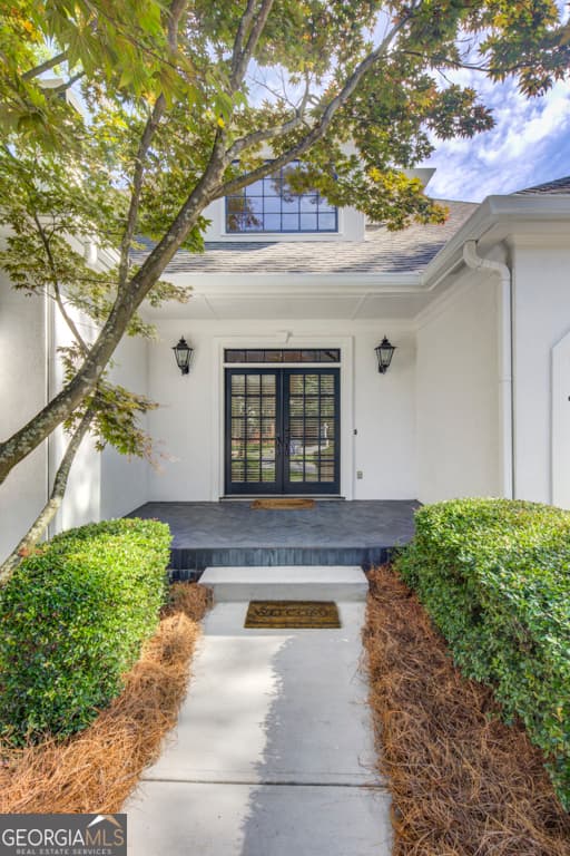 4 bedroom, 3.5 bathroom, 4,000 sq ft single family residence for sale at 2059 Howell Mill Road, Atlanta, GA 30318 — photo 3