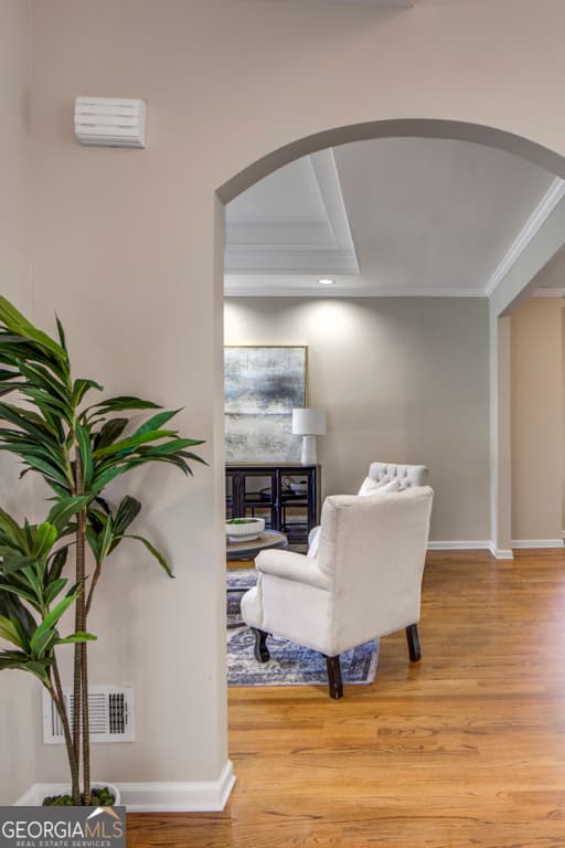 4 bedroom, 3.5 bathroom, 4,000 sq ft single family residence for sale at 2059 Howell Mill Road, Atlanta, GA 30318 — photo 5