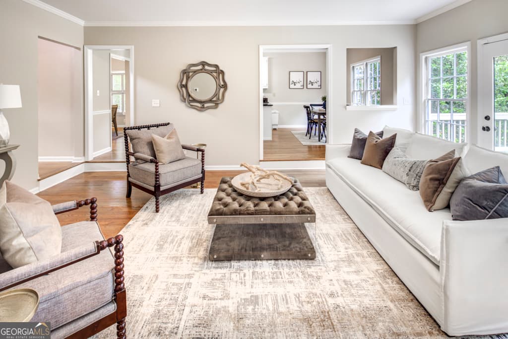 4 bedroom, 3.5 bathroom, 4,000 sq ft single family residence for sale at 2059 Howell Mill Road, Atlanta, GA 30318 — photo 9