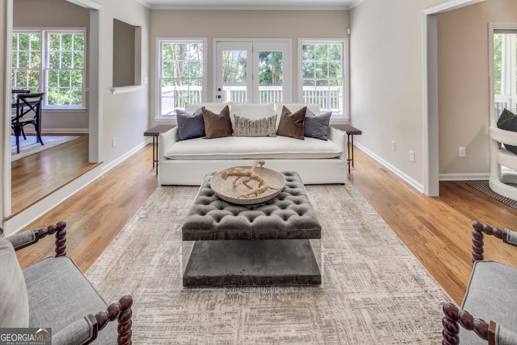 4 bedroom, 3.5 bathroom, 4,000 sq ft single family residence for sale at 2059 Howell Mill Road, Atlanta, GA 30318 — photo 10
