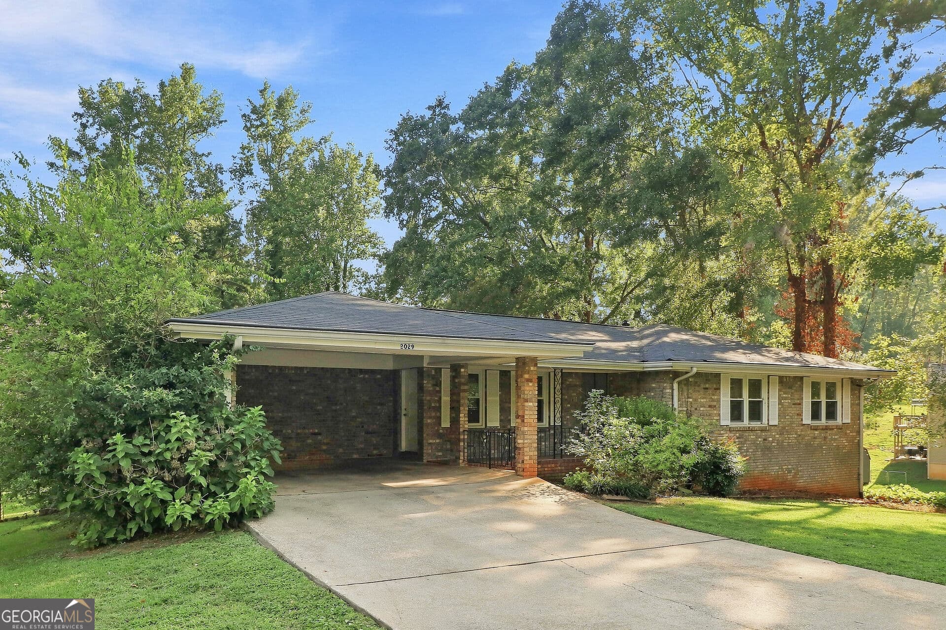 3 bedroom, 2 bathroom, 2,140 sq ft single family residence for sale at 2029 Gherry Drive, Austell, GA 30106 — photo 2