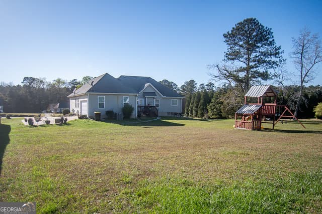 4 bedroom, 3 bathroom, 2,841 sq ft single family residence for rent at 109 Laketrail Drive, Griffin, GA 30223 for $3,900 a month — photo 2