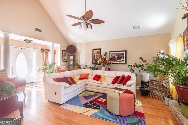 4 bedroom, 3 bathroom, 2,841 sq ft single family residence for rent at 109 Laketrail Drive, Griffin, GA 30223 for $3,900 a month — photo 3