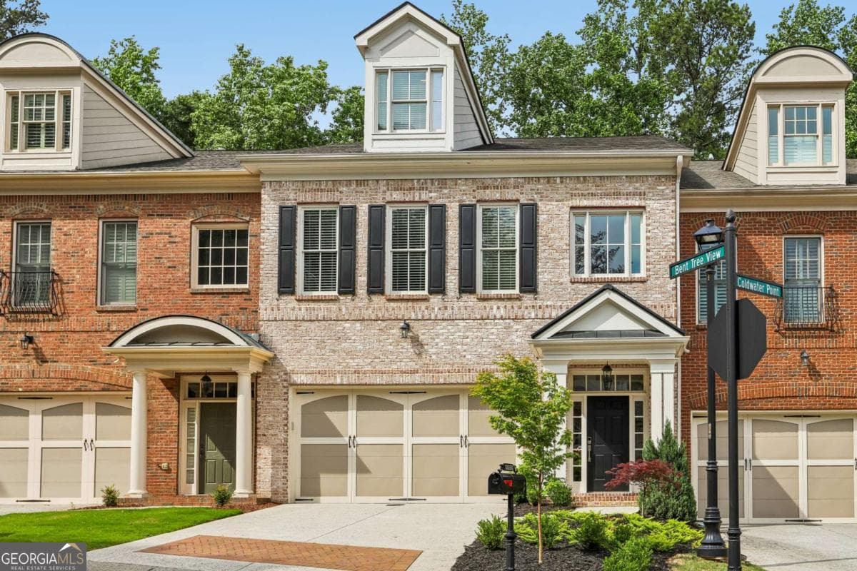 3 bedroom, 3.5 bathroom, 3,615 sq ft townhouse sold at 10550 Bent Tree View, Johns Creek, GA 30097