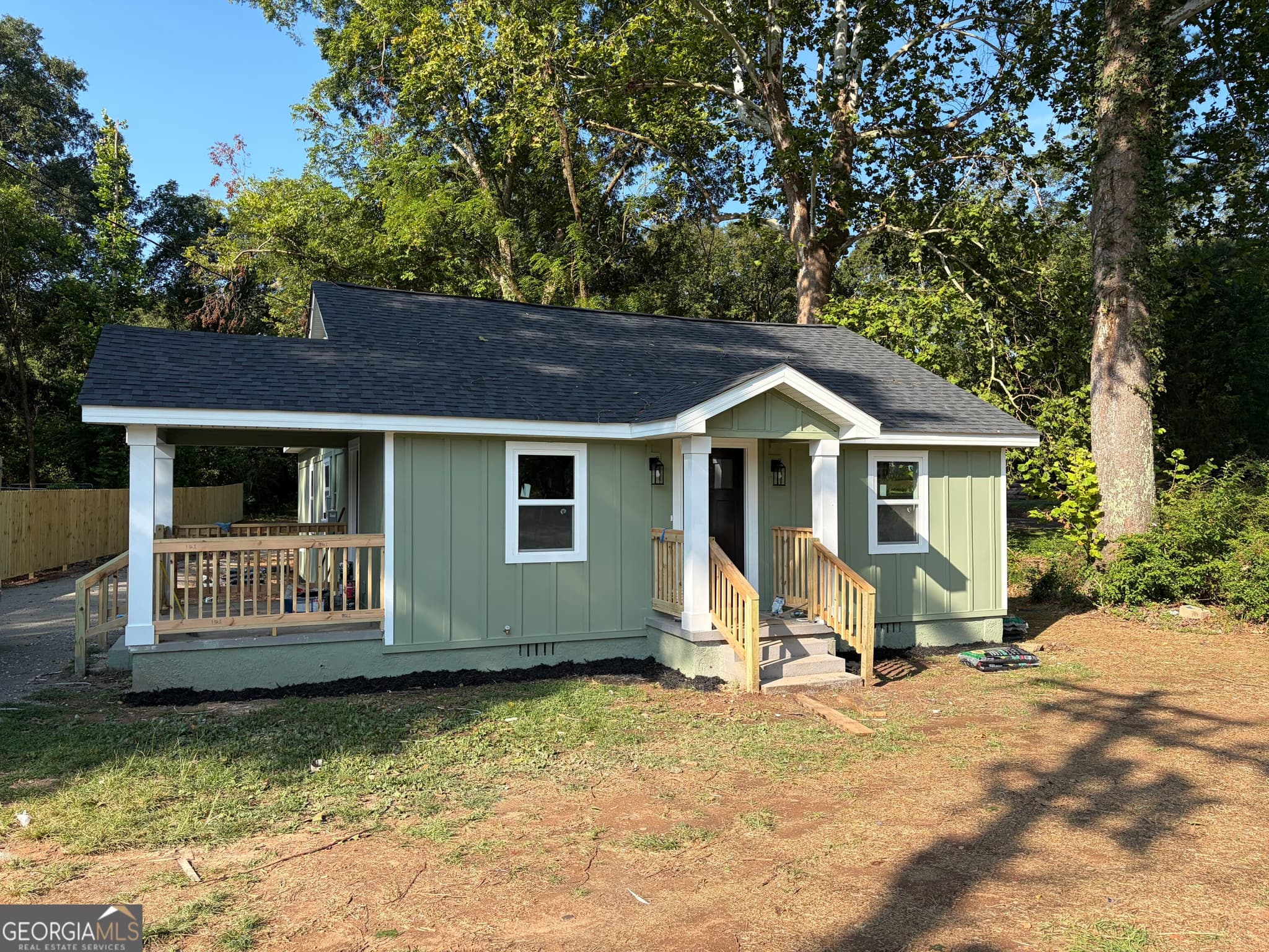3 bedroom, 2 bathroom, 1,280 sq ft single family residence for sale at 808 Alabama Street, Carrollton, GA 30117 — photo 3
