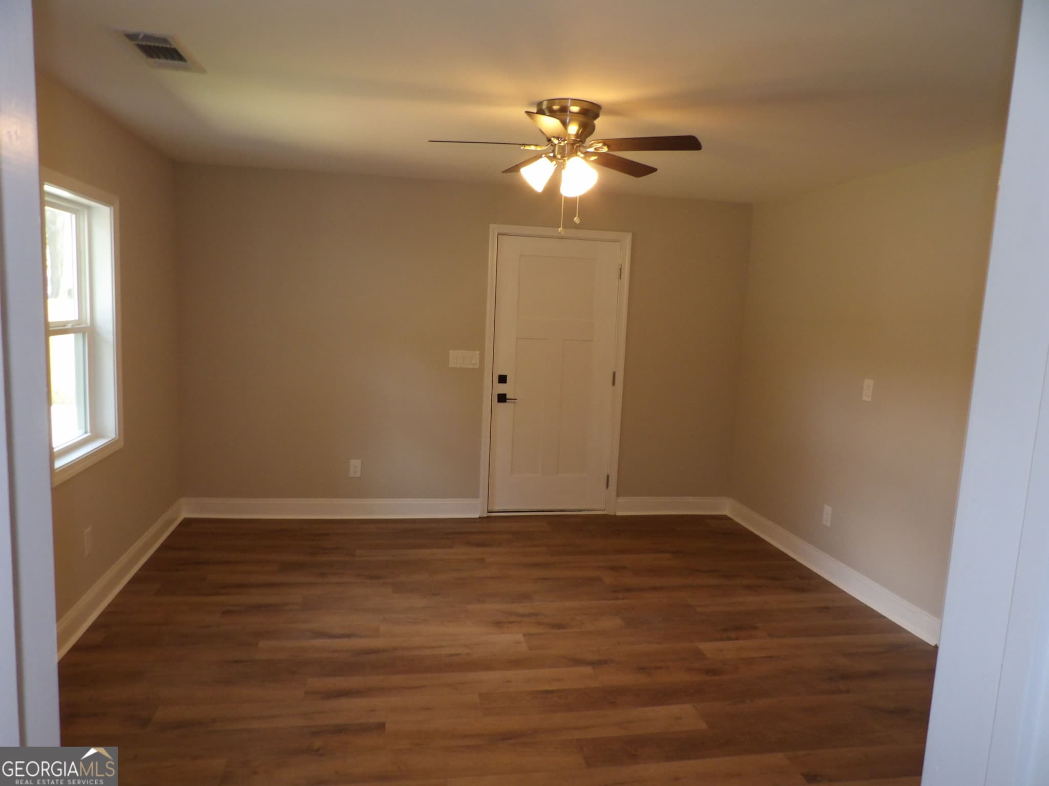 3 bedroom, 2 bathroom, 1,280 sq ft single family residence for sale at 808 Alabama Street, Carrollton, GA 30117 — photo 5