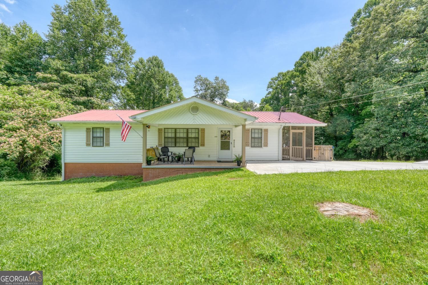 2 bedroom, 2 bathroom, 1,152 sq ft single family residence for sale at 643 Number 20 Mine Road, Mccaysville, GA 30555 — photo 1 of 61