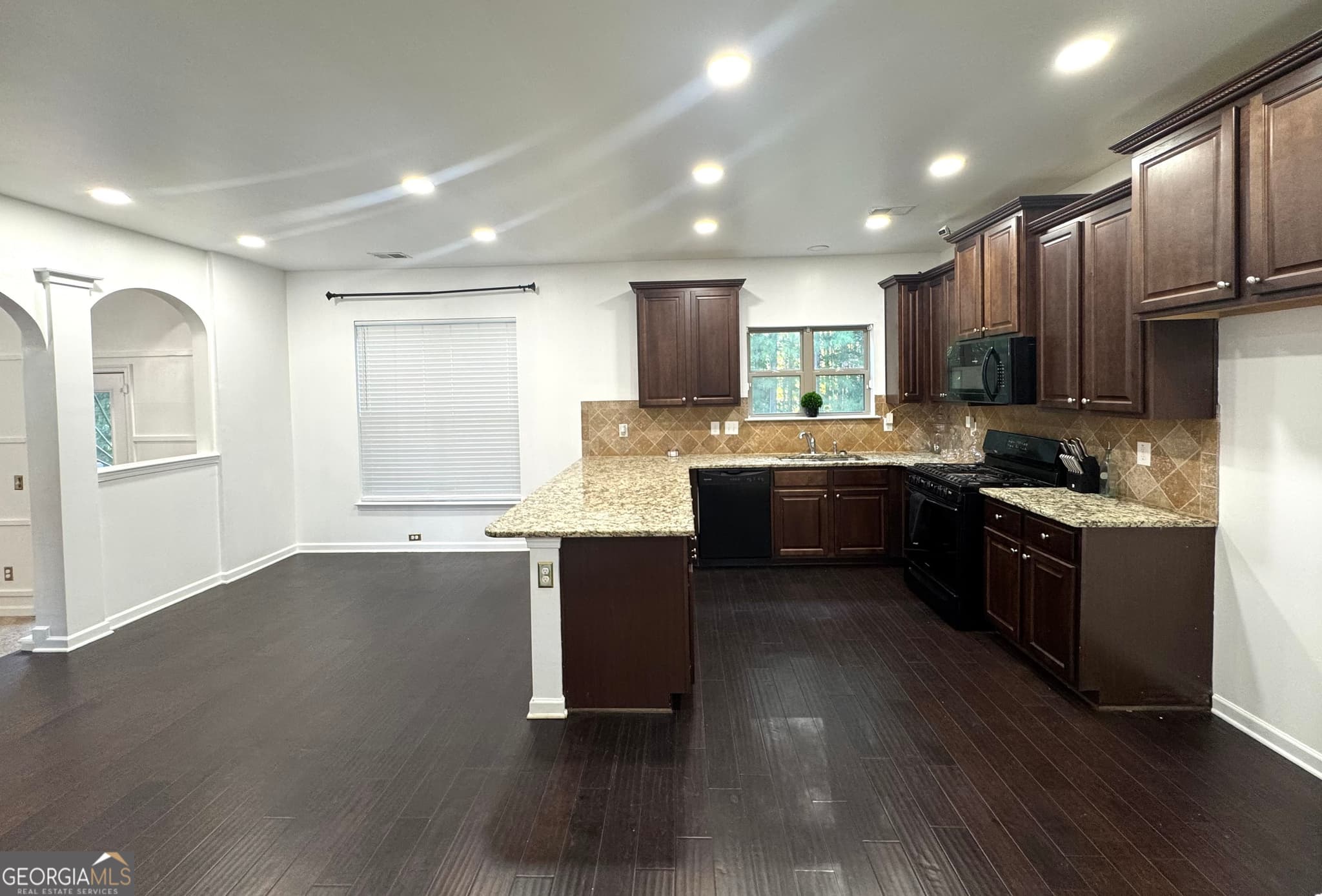 4 bedroom, 2.5 bathroom, 2,612 sq ft single family residence for sale at 4026 Villagewood Lane, Ellenwood, GA 30294 — photo 6